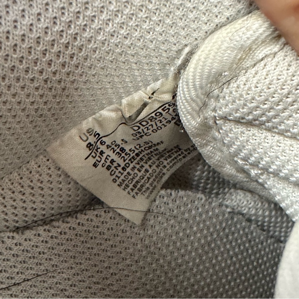 Nike AF1 Air Force 1 Classic White Sneakers - Picture 8 of 8